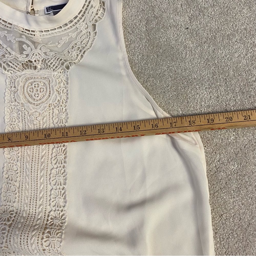Chelsea28 sleeveless high neckline blouse size medium - Picture 6 of 7
